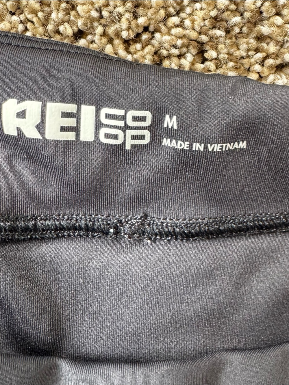 REI Co-Op Junction Padded cycling 3/4 Tights Size M Black Women’s Bike Cropped - Picture 3 of 4